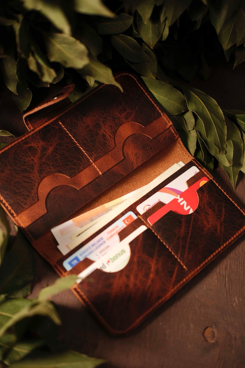 Valor – Handmade Genuine Leather Wallet